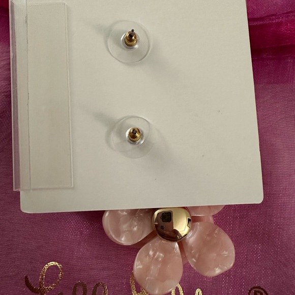 LILLY PULITZER EARRING FLOWER BLUSH PINK -BLOOM Acrylic GOLD/CRYSTAL NEW/POUCH - Picture 4 of 8